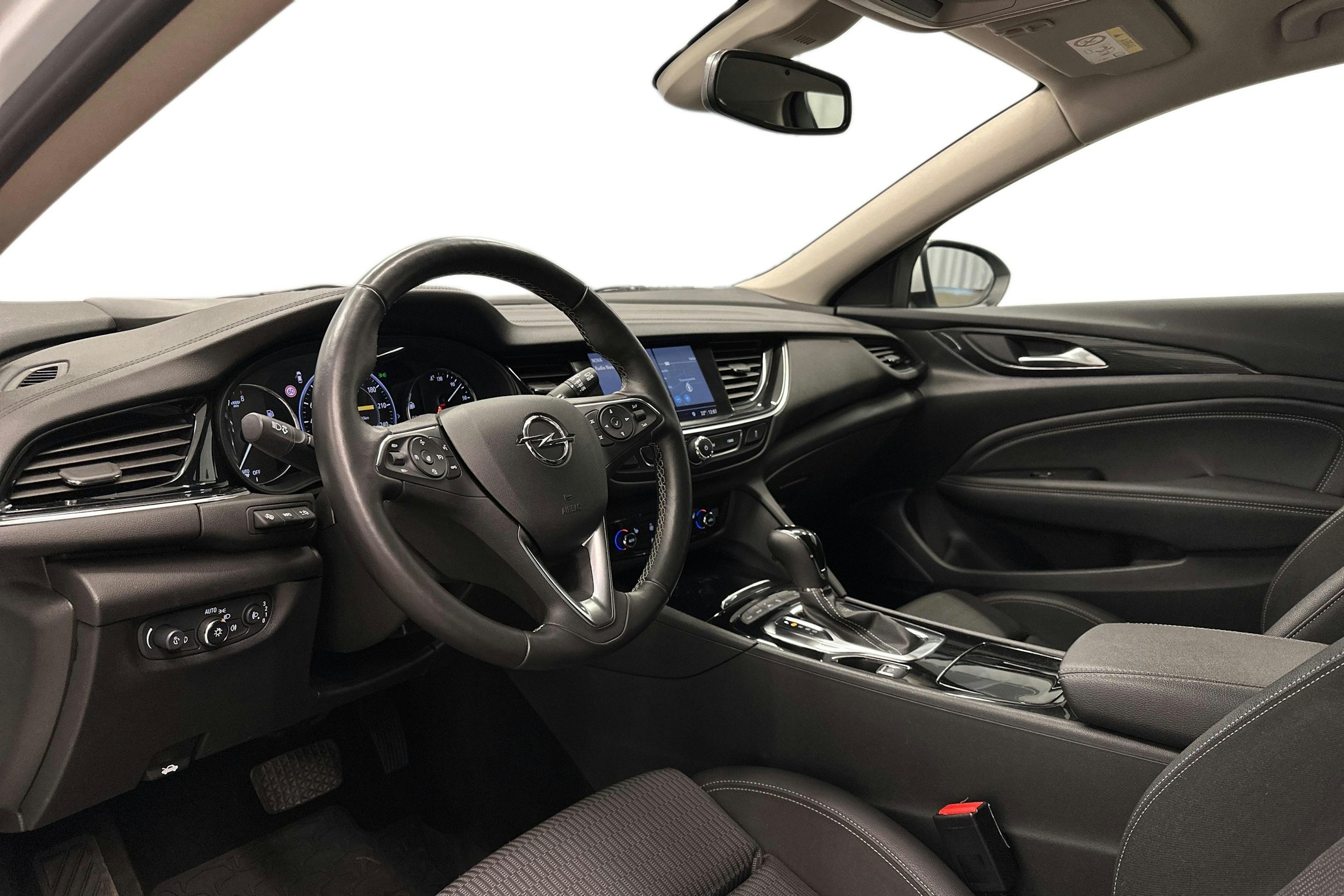 valkoinen Opel Insignia 2019 kuva 7.