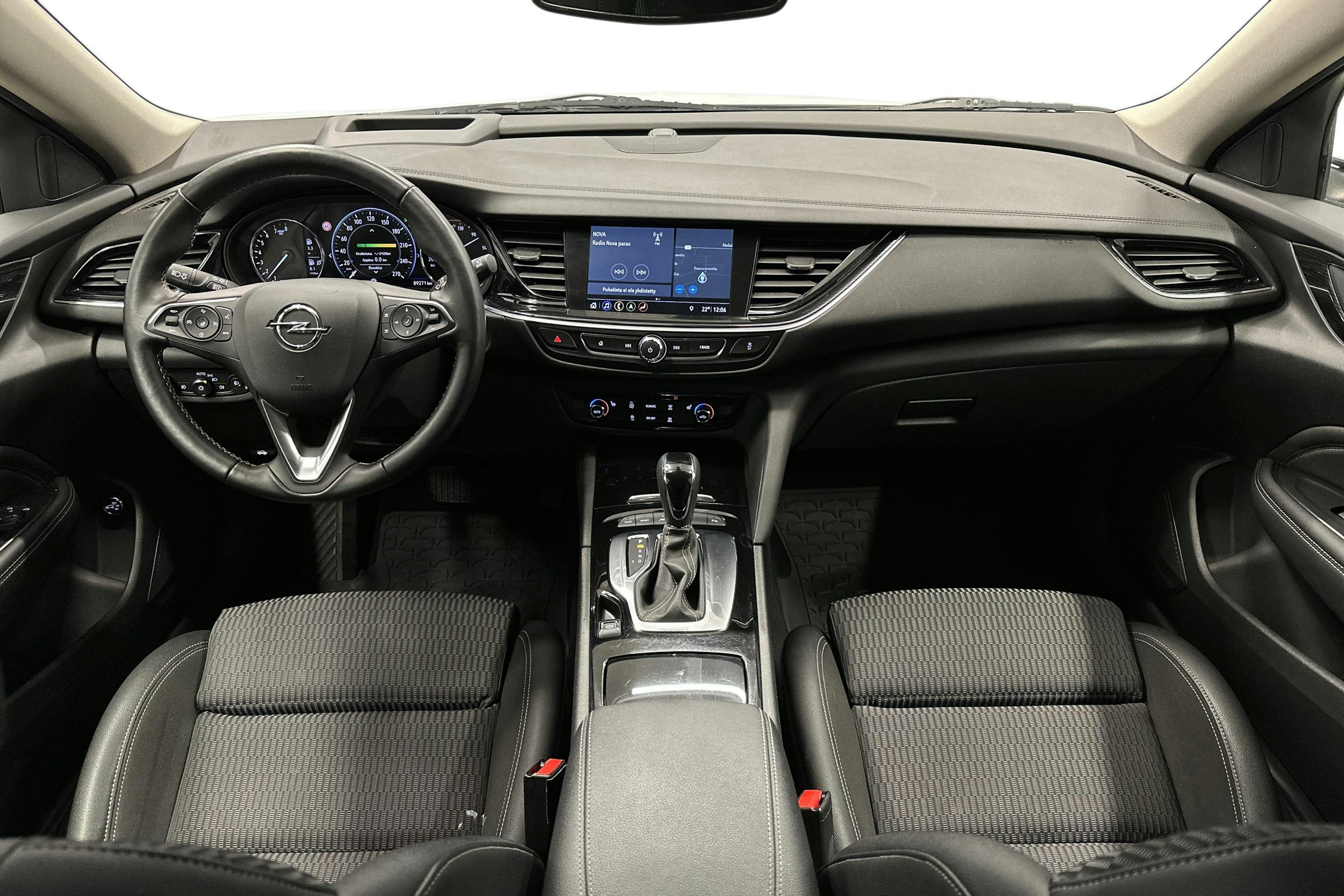 valkoinen Opel Insignia 2019 kuva 9.