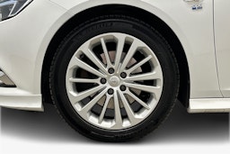 valkoinen Opel Insignia 2019 kuva 11.