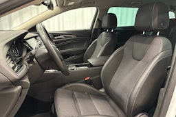valkoinen Opel Insignia 2019 kuva 16.
