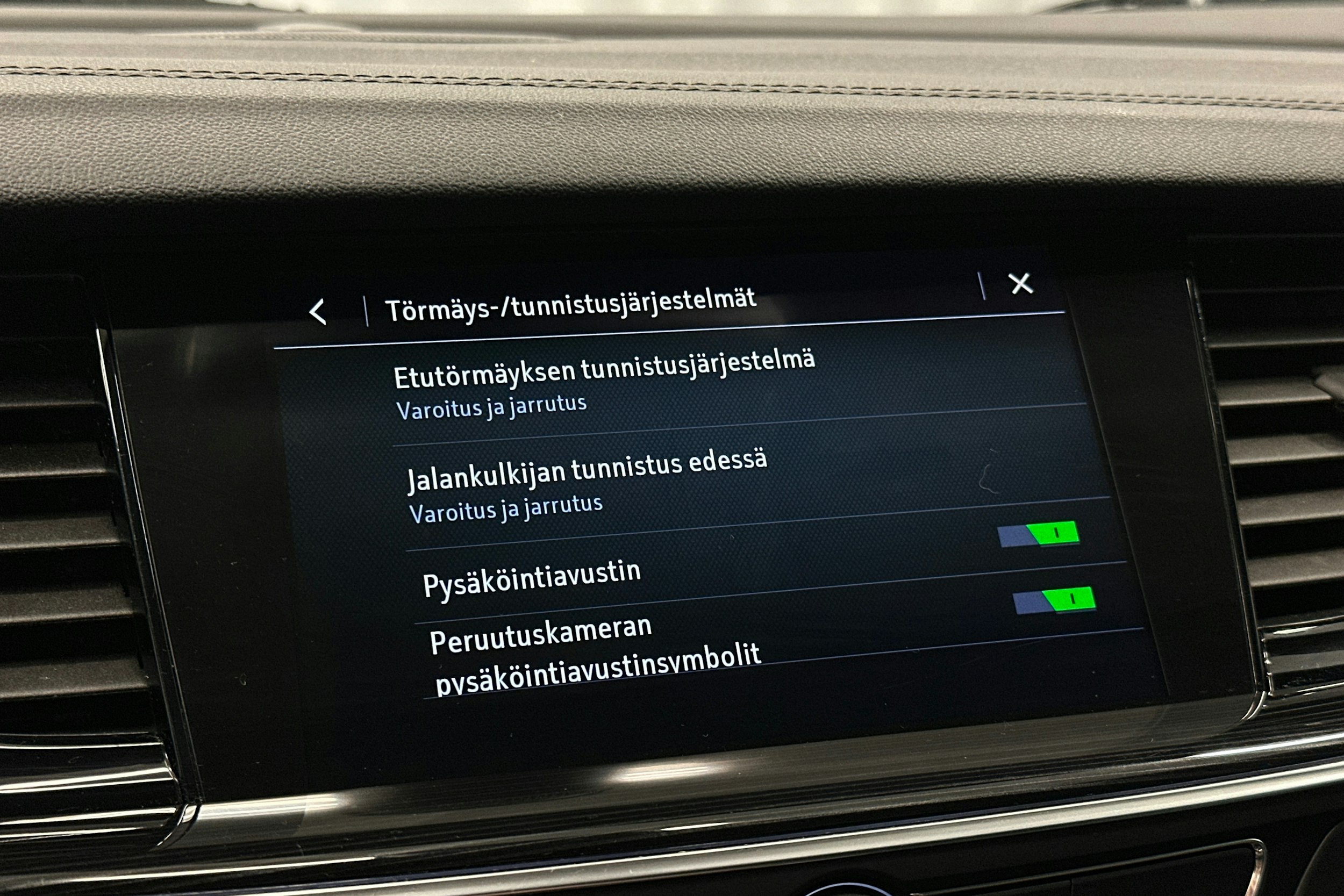 valkoinen Opel Insignia 2019 kuva 25.