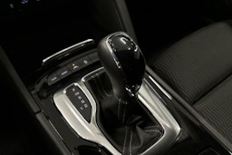valkoinen Opel Insignia 2019 kuva 28.
