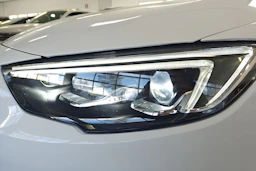 valkoinen Opel Insignia 2019 kuva 16.