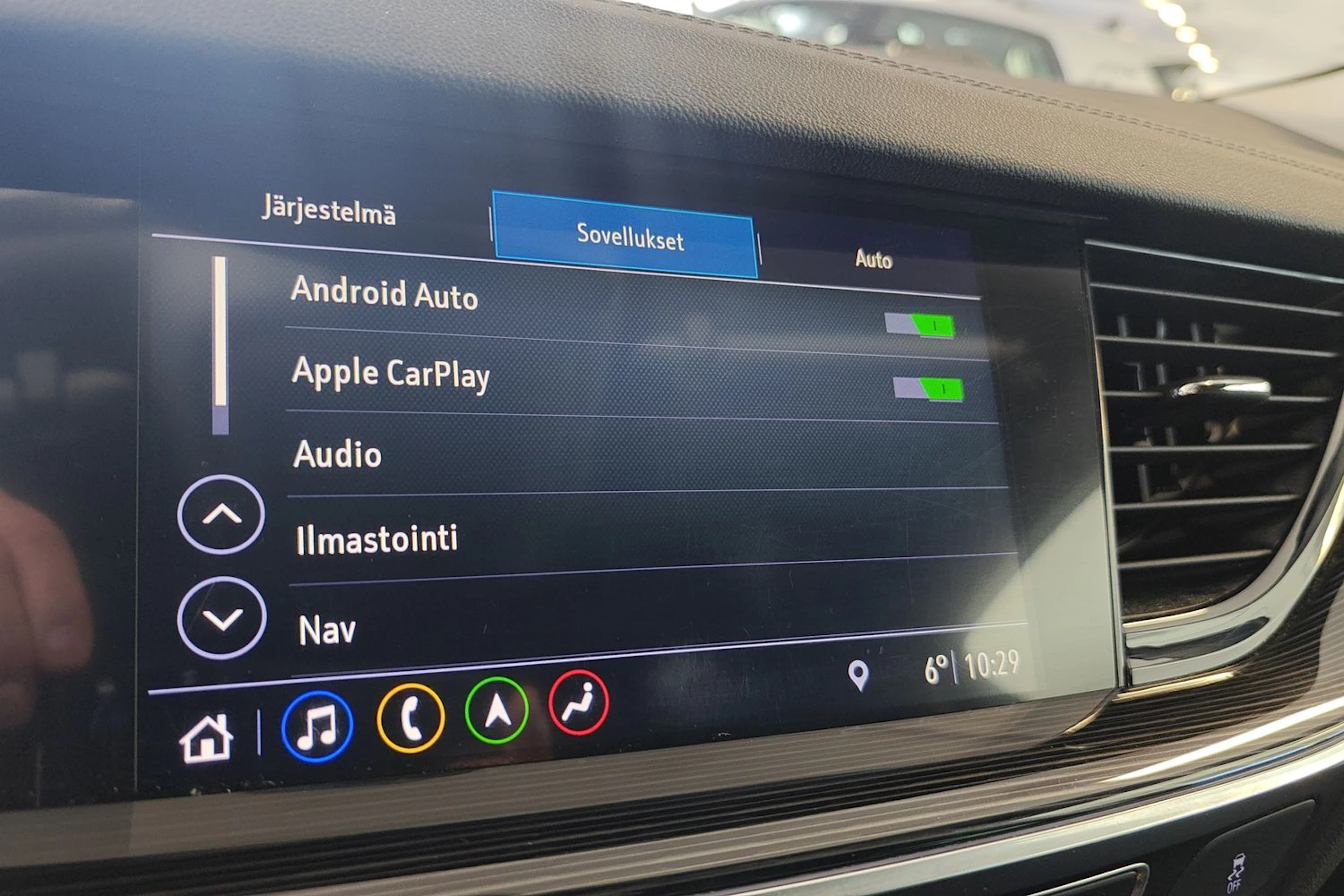 valkoinen Opel Insignia 2019 kuva 17.