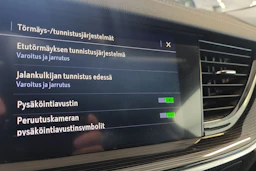 valkoinen Opel Insignia 2019 kuva 18.