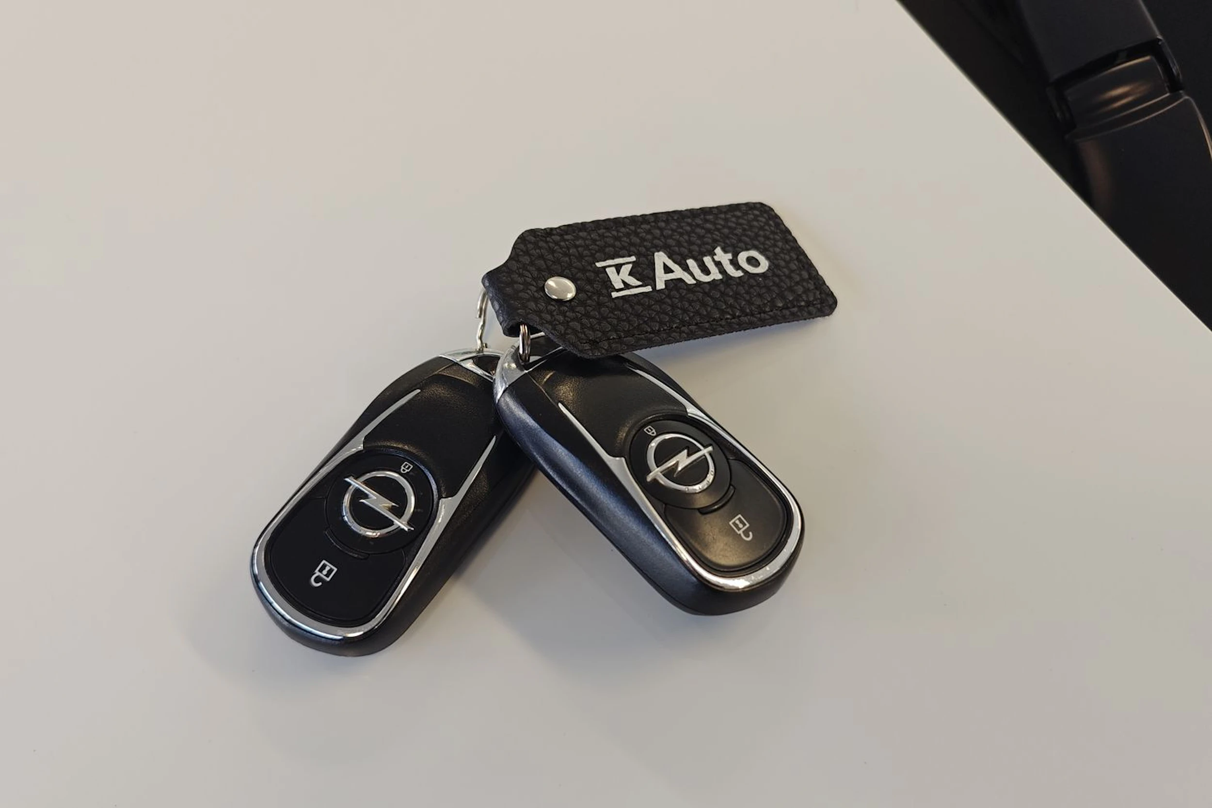 valkoinen Opel Insignia 2019 kuva 23.