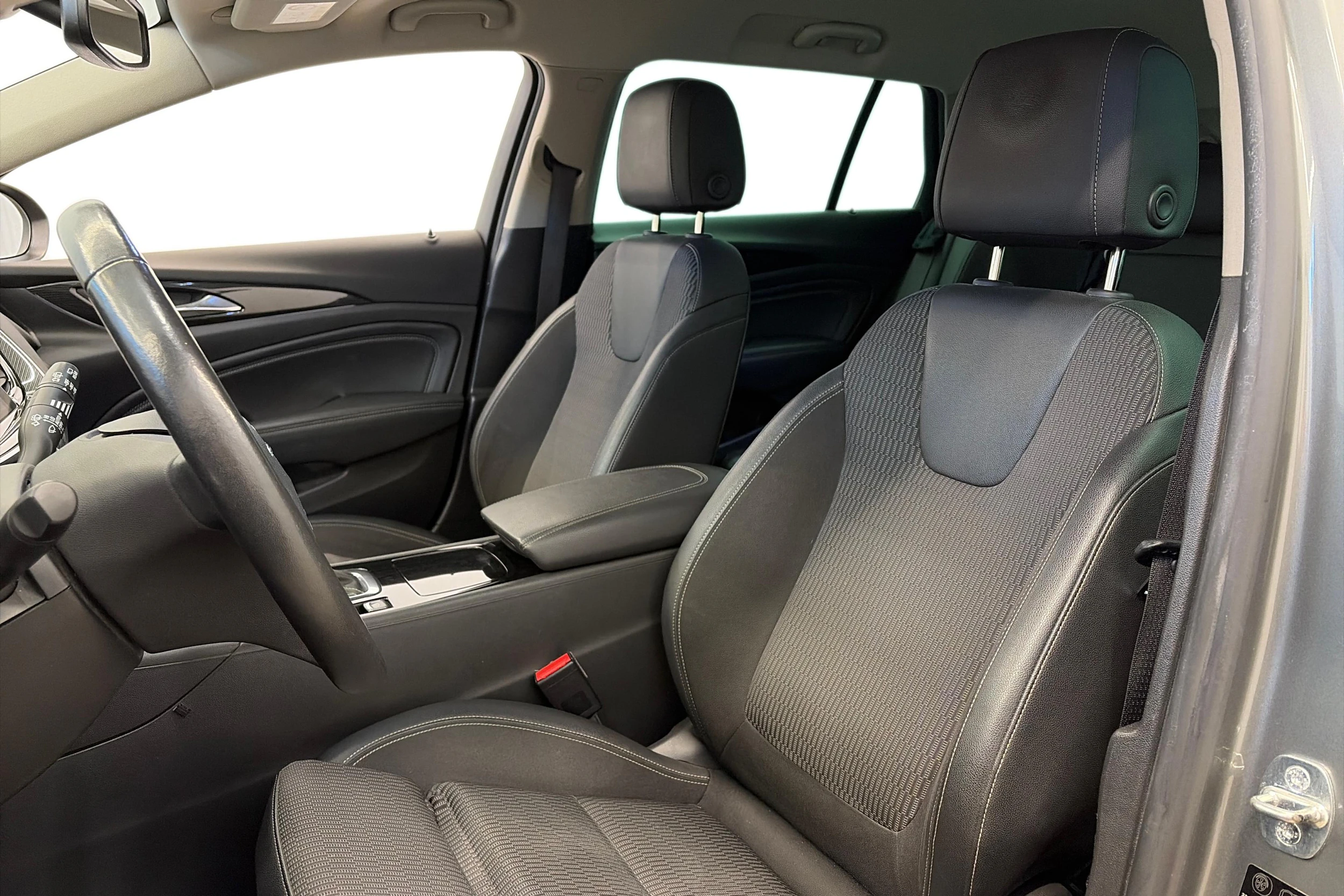 harmaa Opel Insignia 2019 kuva 6.