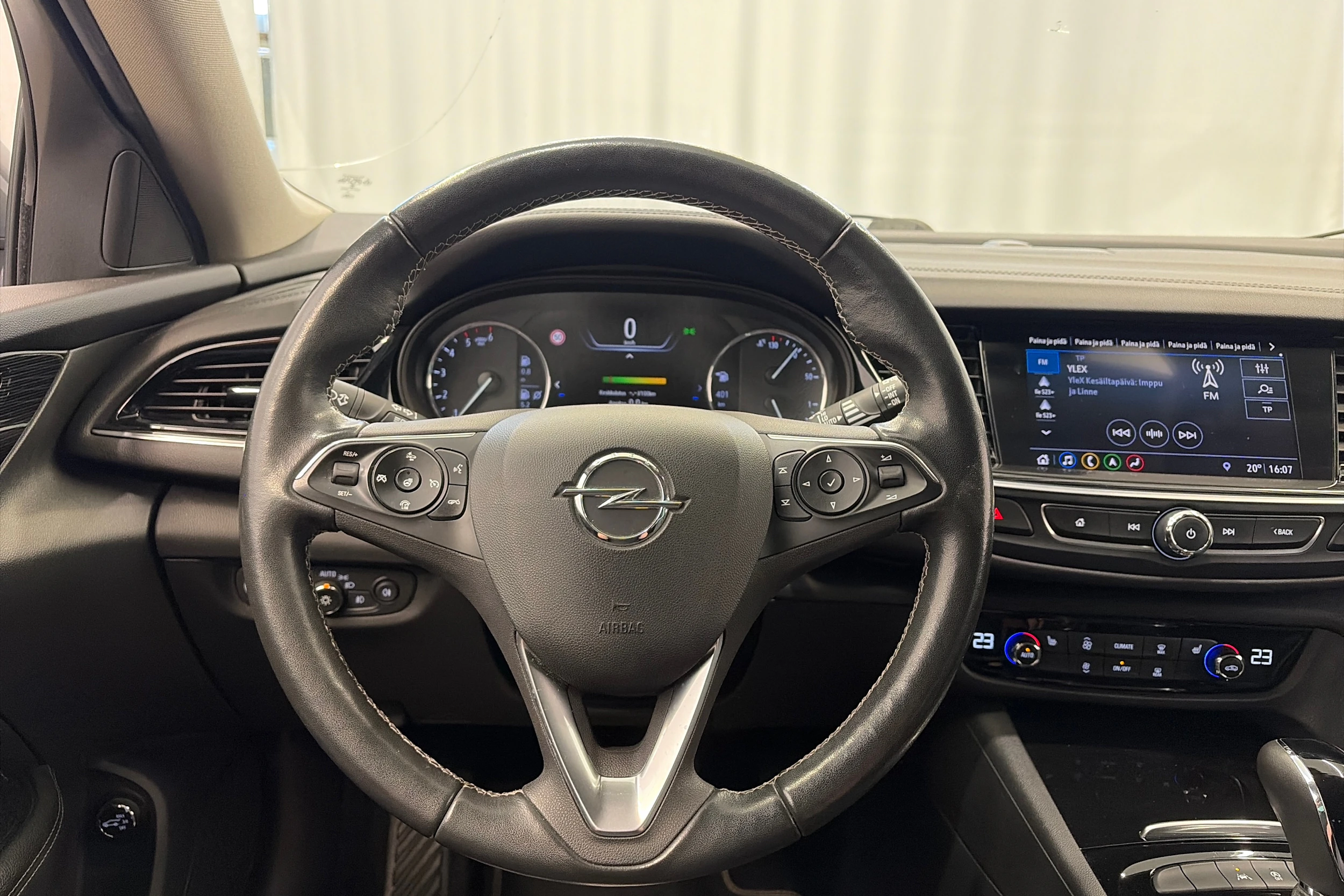 harmaa Opel Insignia 2019 kuva 13.