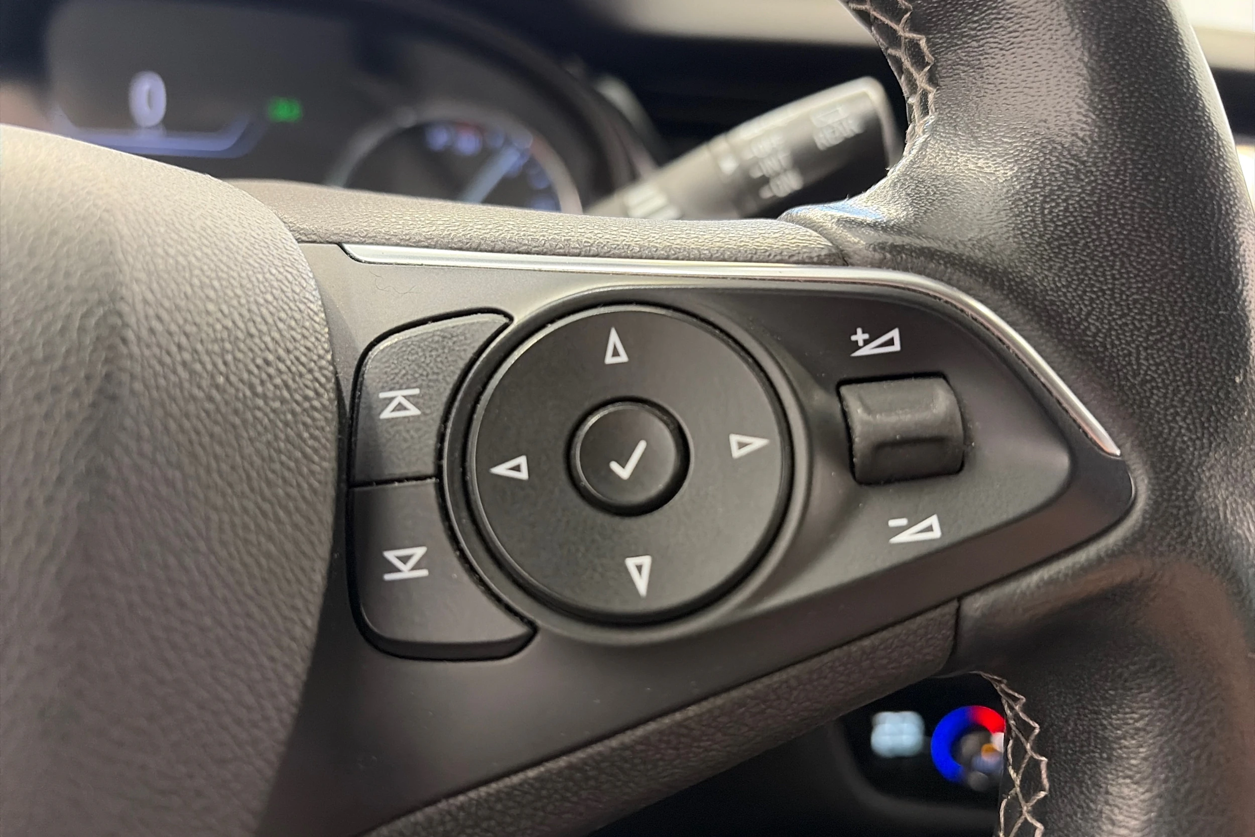 harmaa Opel Insignia 2019 kuva 17.