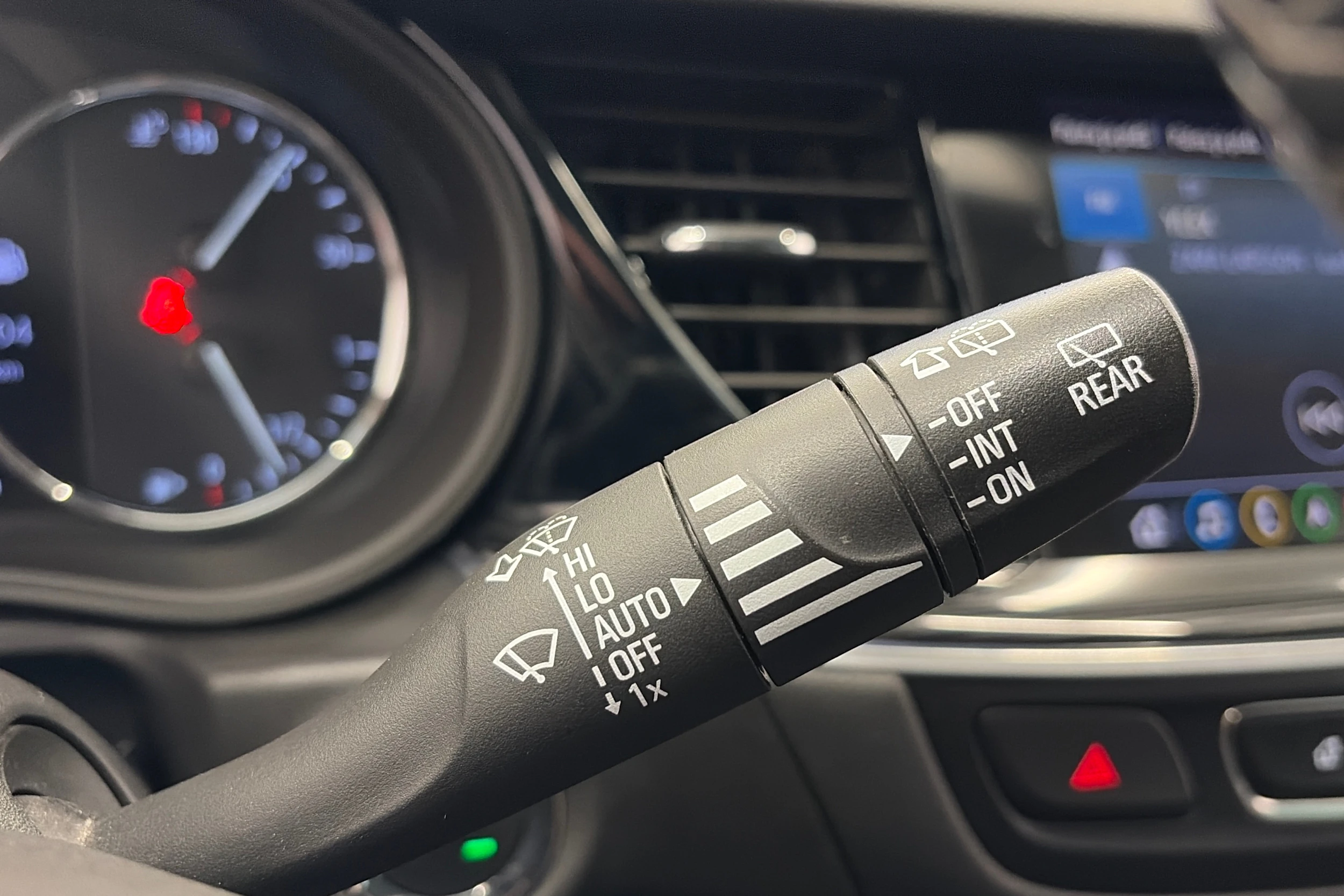 harmaa Opel Insignia 2019 kuva 22.