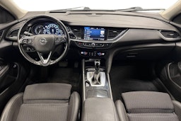 punainen Opel Insignia 2019 kuva 9.