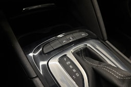 punainen Opel Insignia 2019 kuva 21.