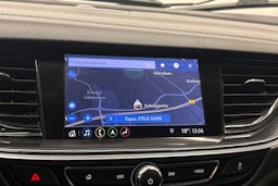 punainen Opel Insignia 2019 kuva 24.