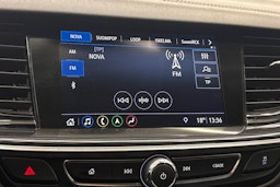 punainen Opel Insignia 2019 kuva 25.