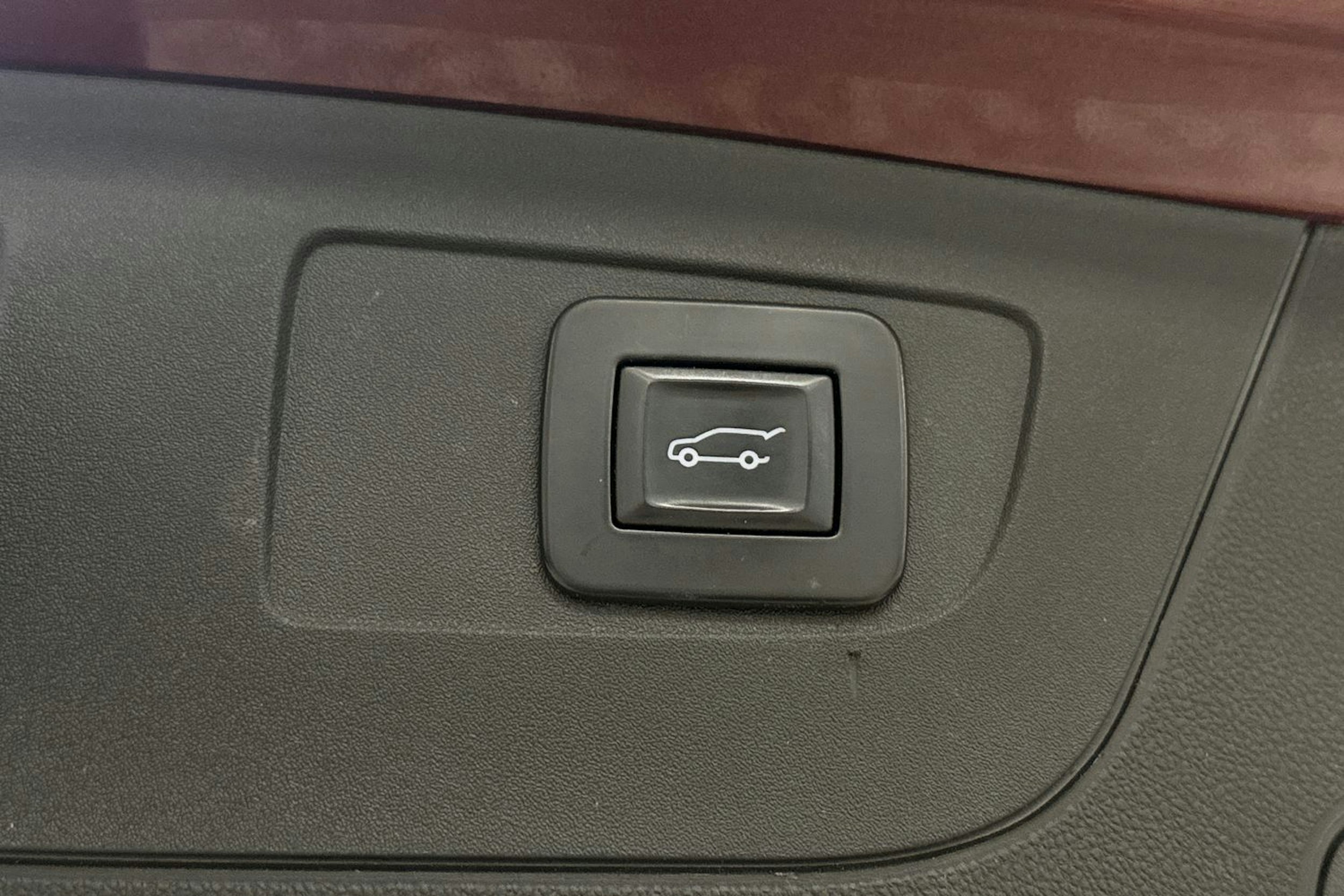 punainen Opel Insignia 2019 kuva 34.