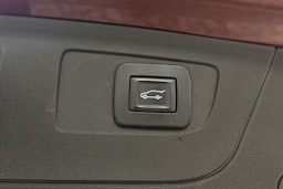 punainen Opel Insignia 2019 kuva 34.