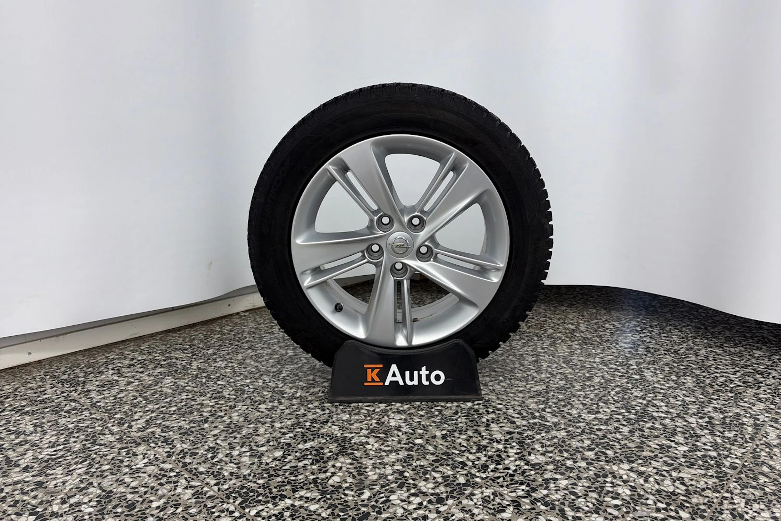 Sininen Opel Insignia 2019 kuva 10.