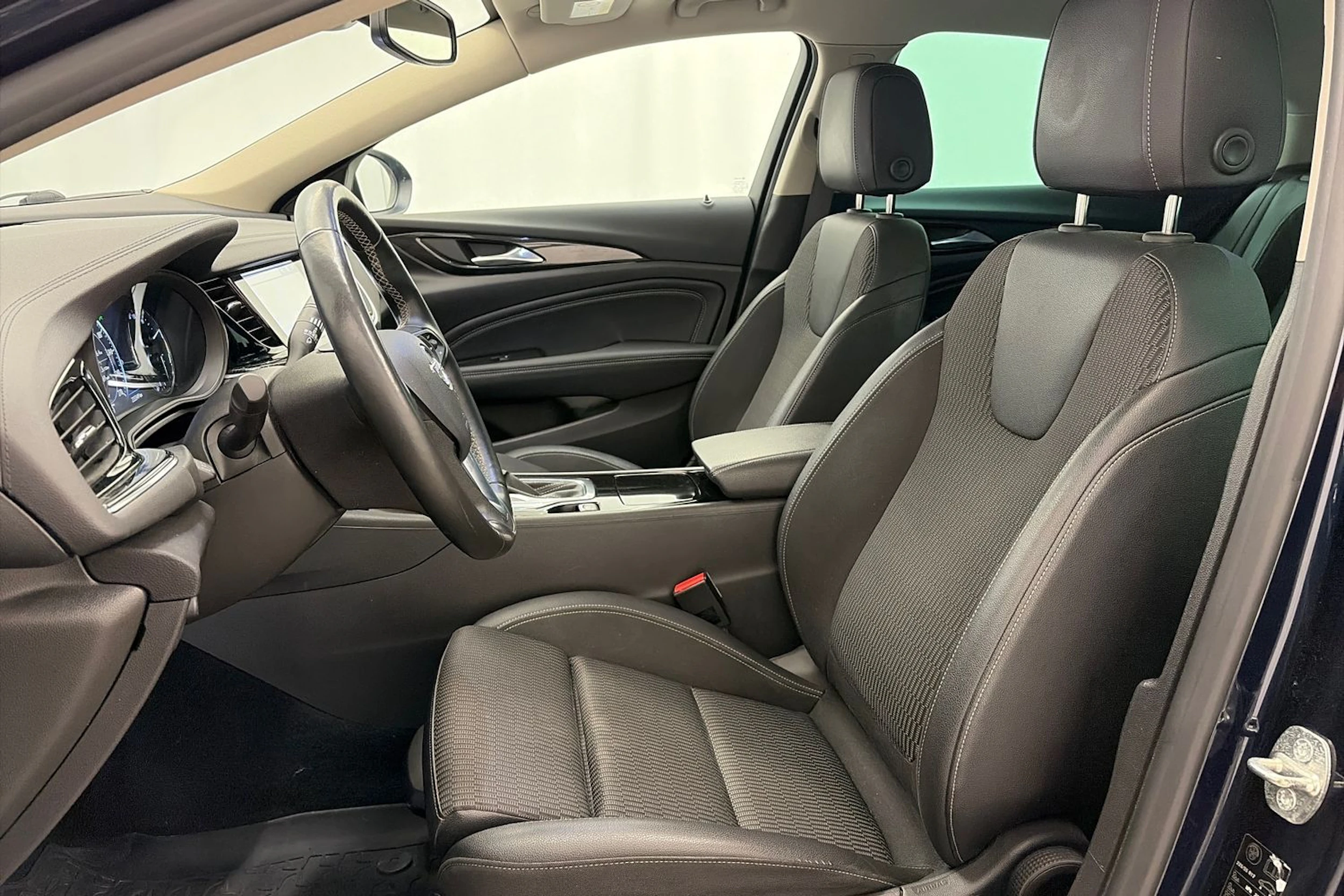Sininen Opel Insignia 2019 kuva 12.