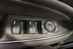 Sininen Opel Insignia 2019 kuva 25.