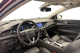 punainen Opel Insignia 2020 kuva 6.