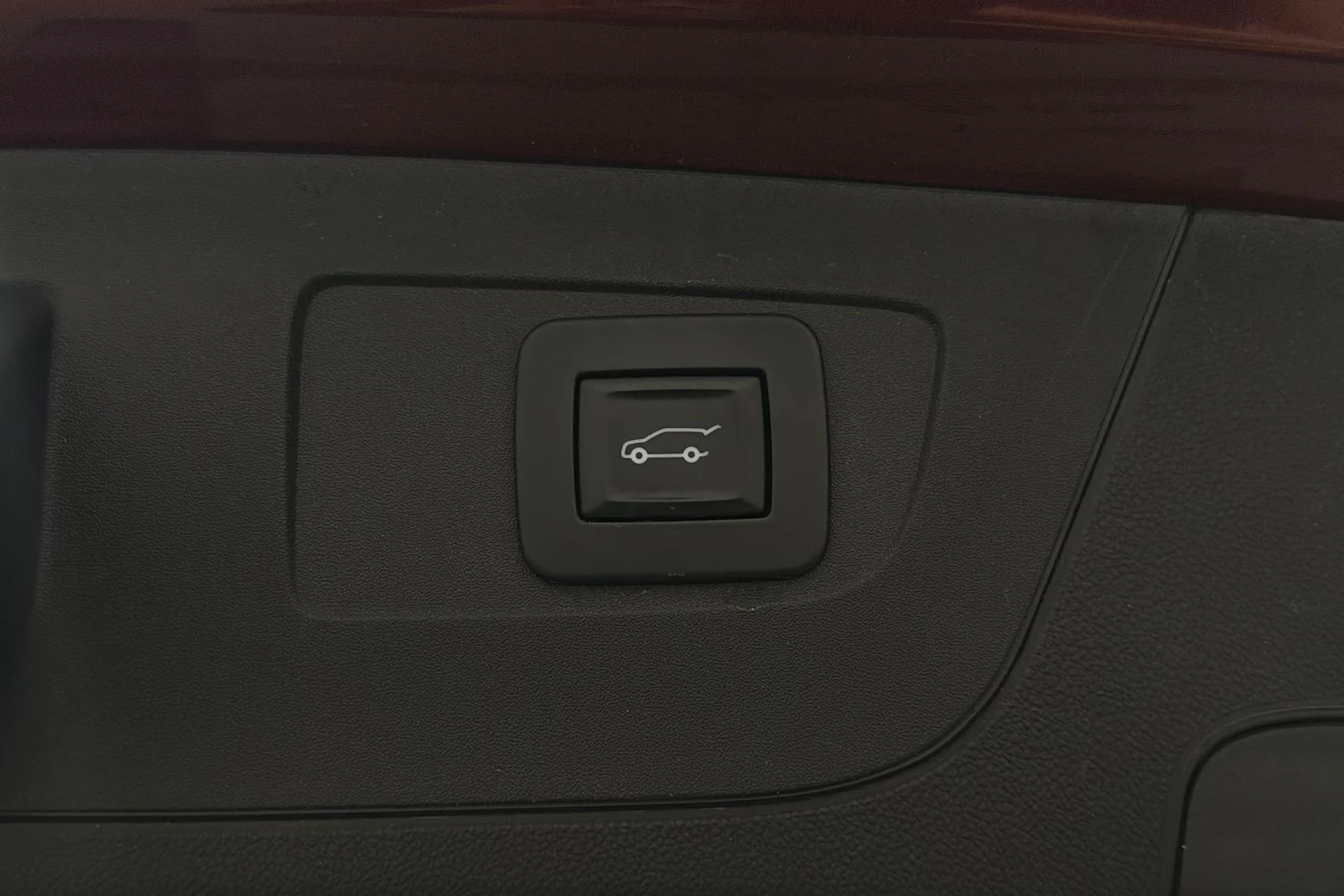 punainen Opel Insignia 2020 kuva 14.
