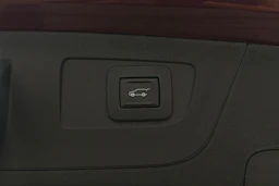 punainen Opel Insignia 2020 kuva 14.