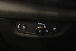 punainen Opel Insignia 2020 kuva 19.