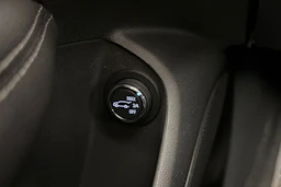 punainen Opel Insignia 2020 kuva 20.