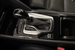 punainen Opel Insignia 2020 kuva 25.