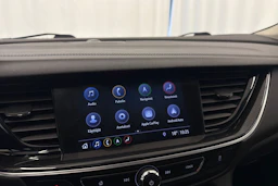 punainen Opel Insignia 2020 kuva 27.