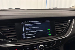 punainen Opel Insignia 2020 kuva 28.