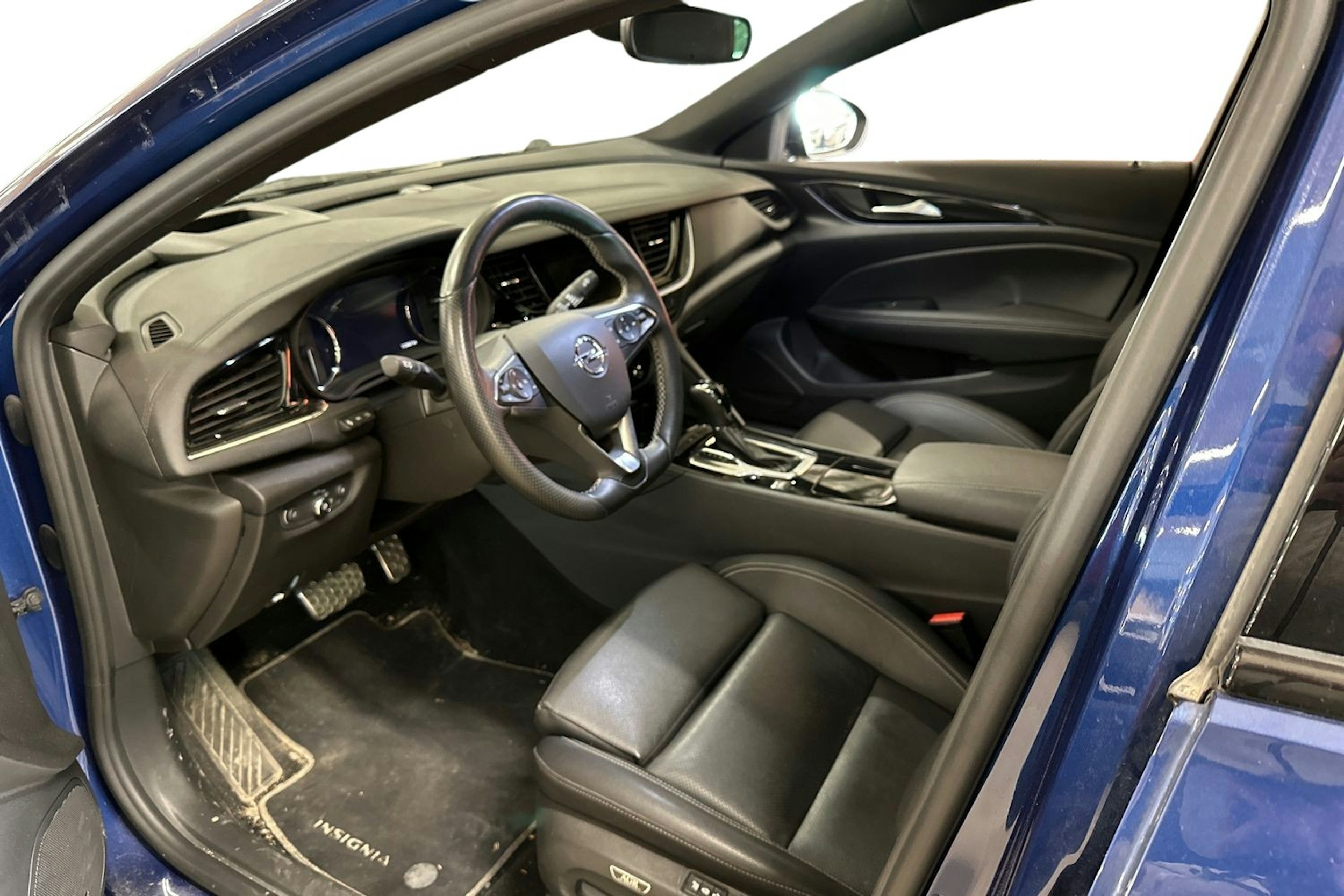 harmaa Opel Insignia 2020 kuva 3.
