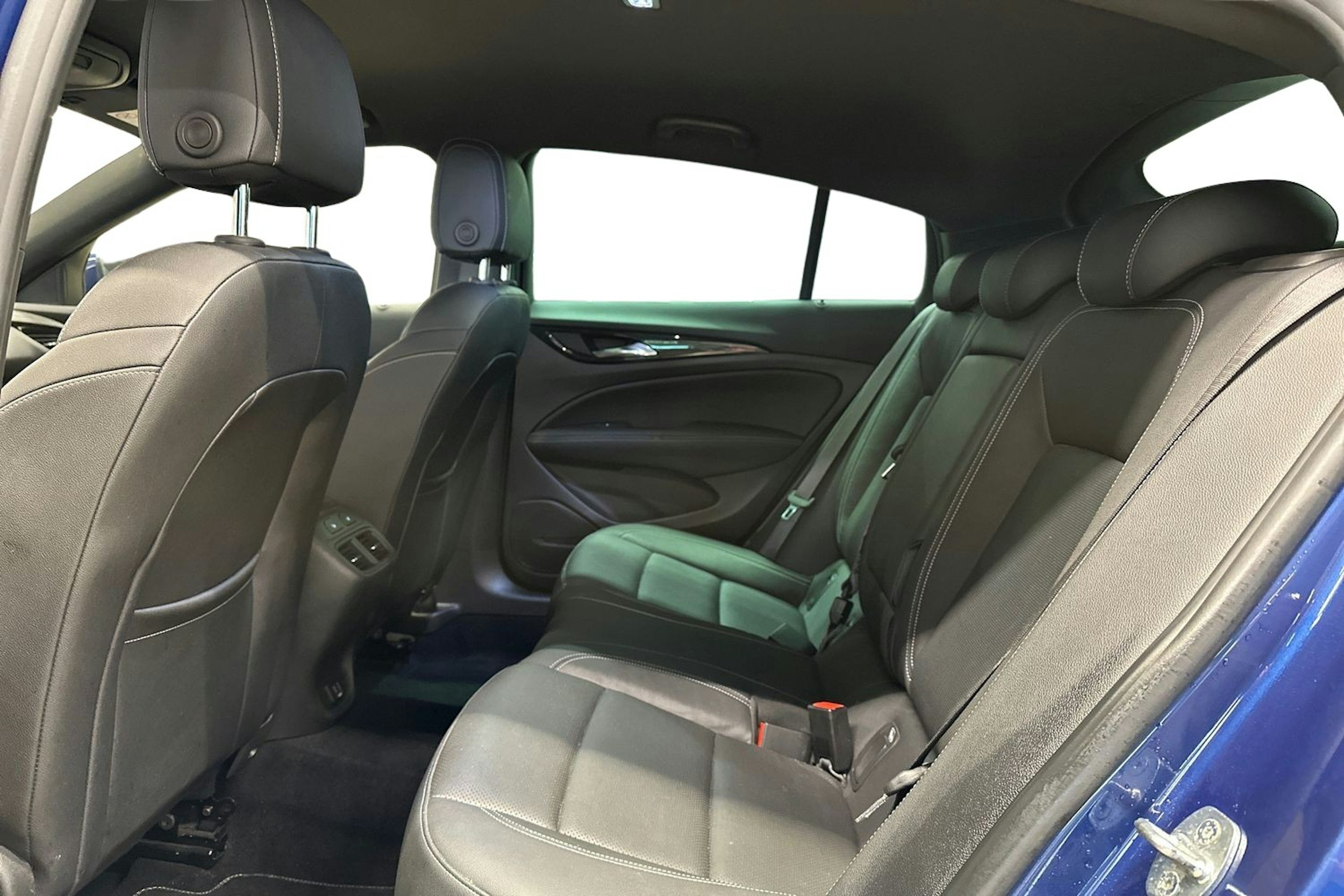 harmaa Opel Insignia 2020 kuva 10.