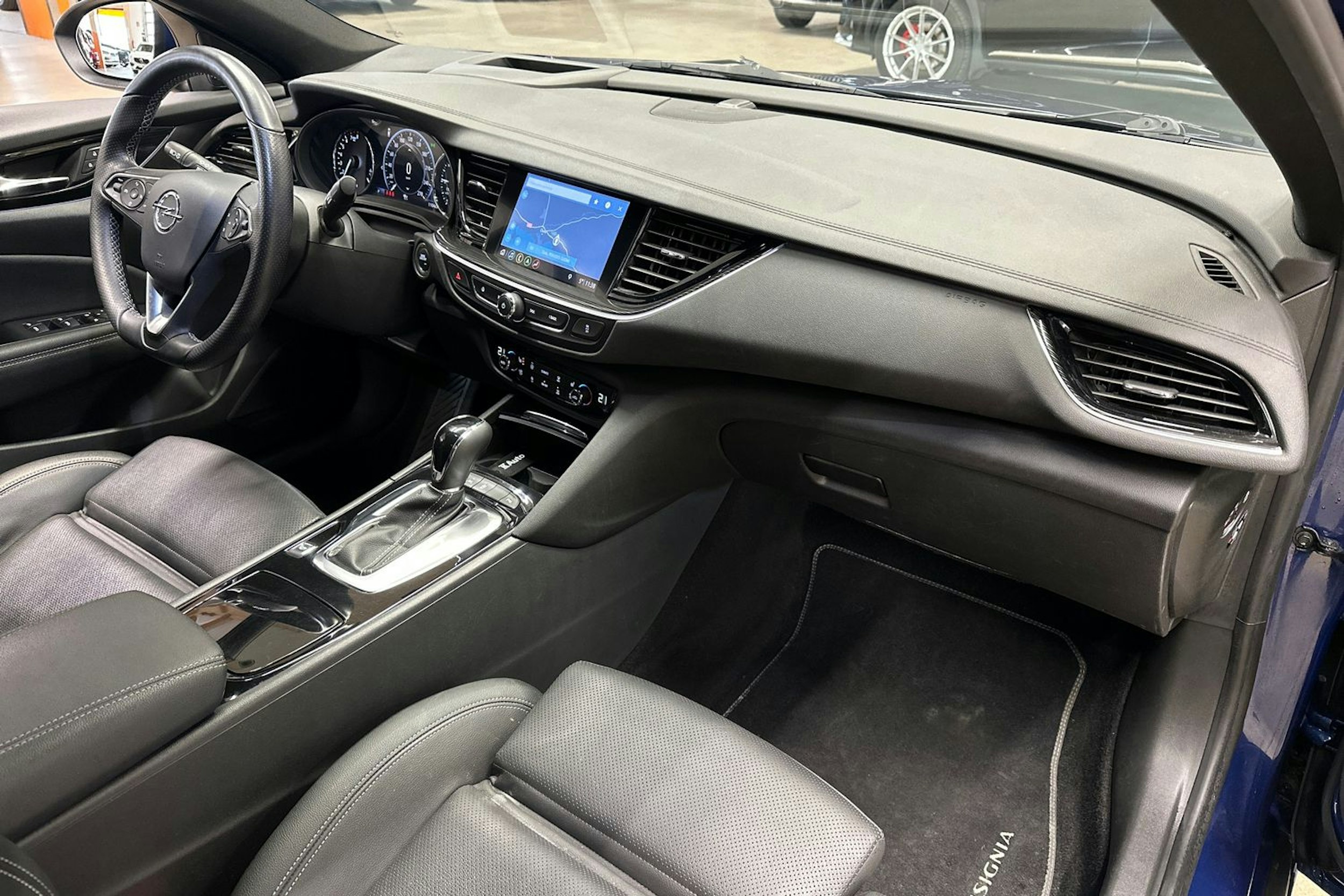 harmaa Opel Insignia 2020 kuva 12.