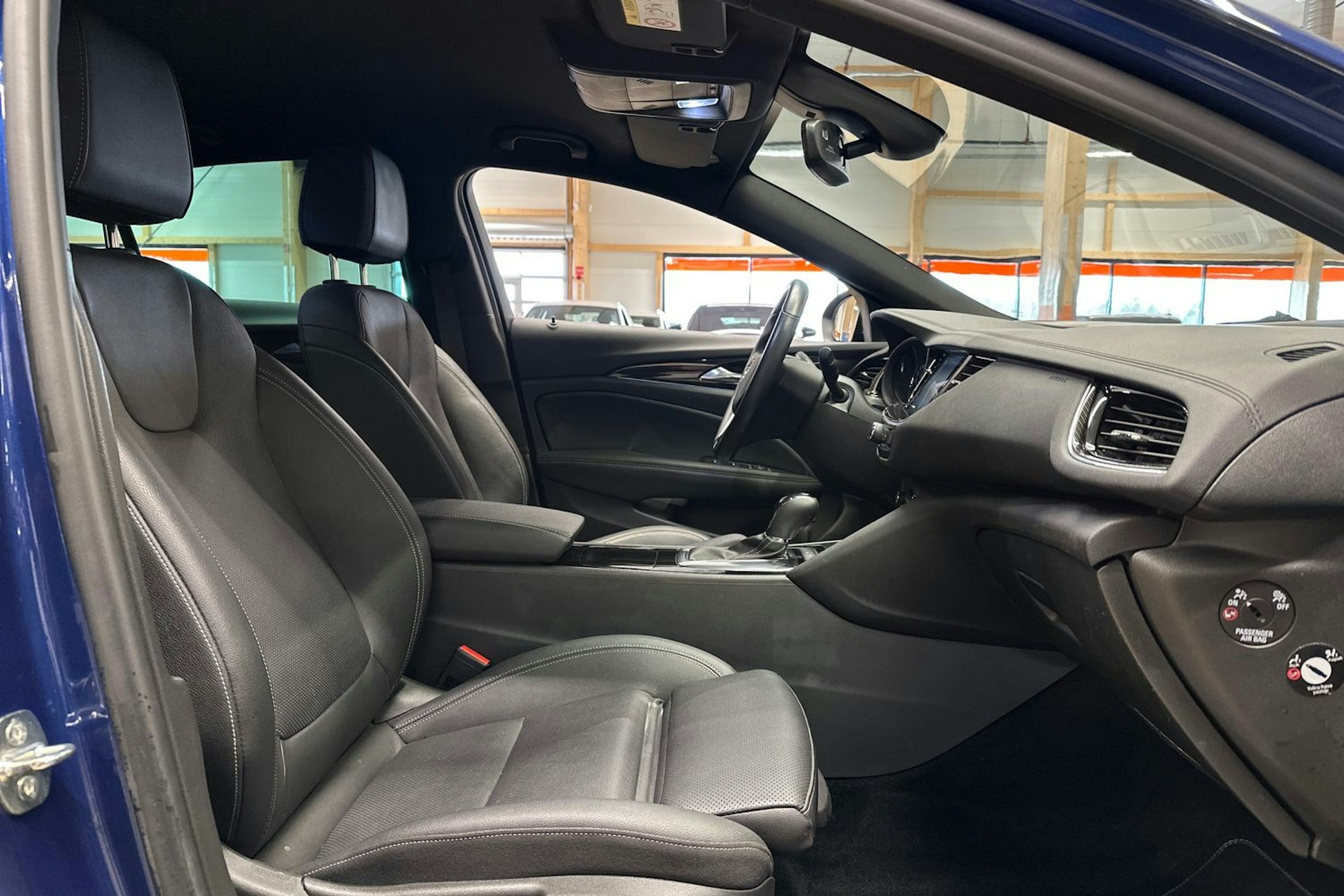 harmaa Opel Insignia 2020 kuva 13.