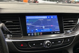 harmaa Opel Insignia 2020 kuva 18.