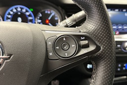 harmaa Opel Insignia 2020 kuva 30.