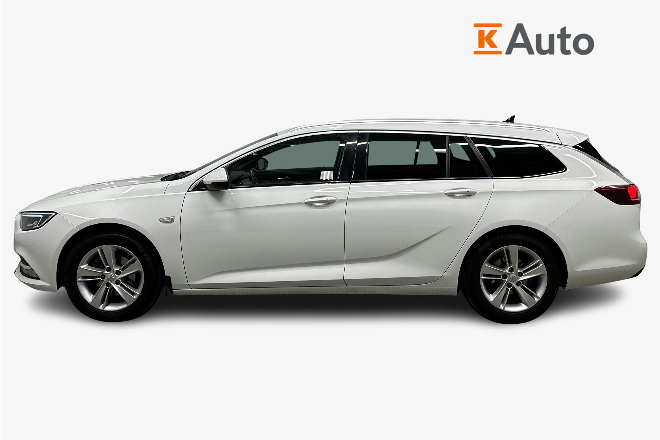 valkoinen Opel Insignia 2020 kuva 6.