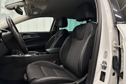 valkoinen Opel Insignia 2020 kuva 17.
