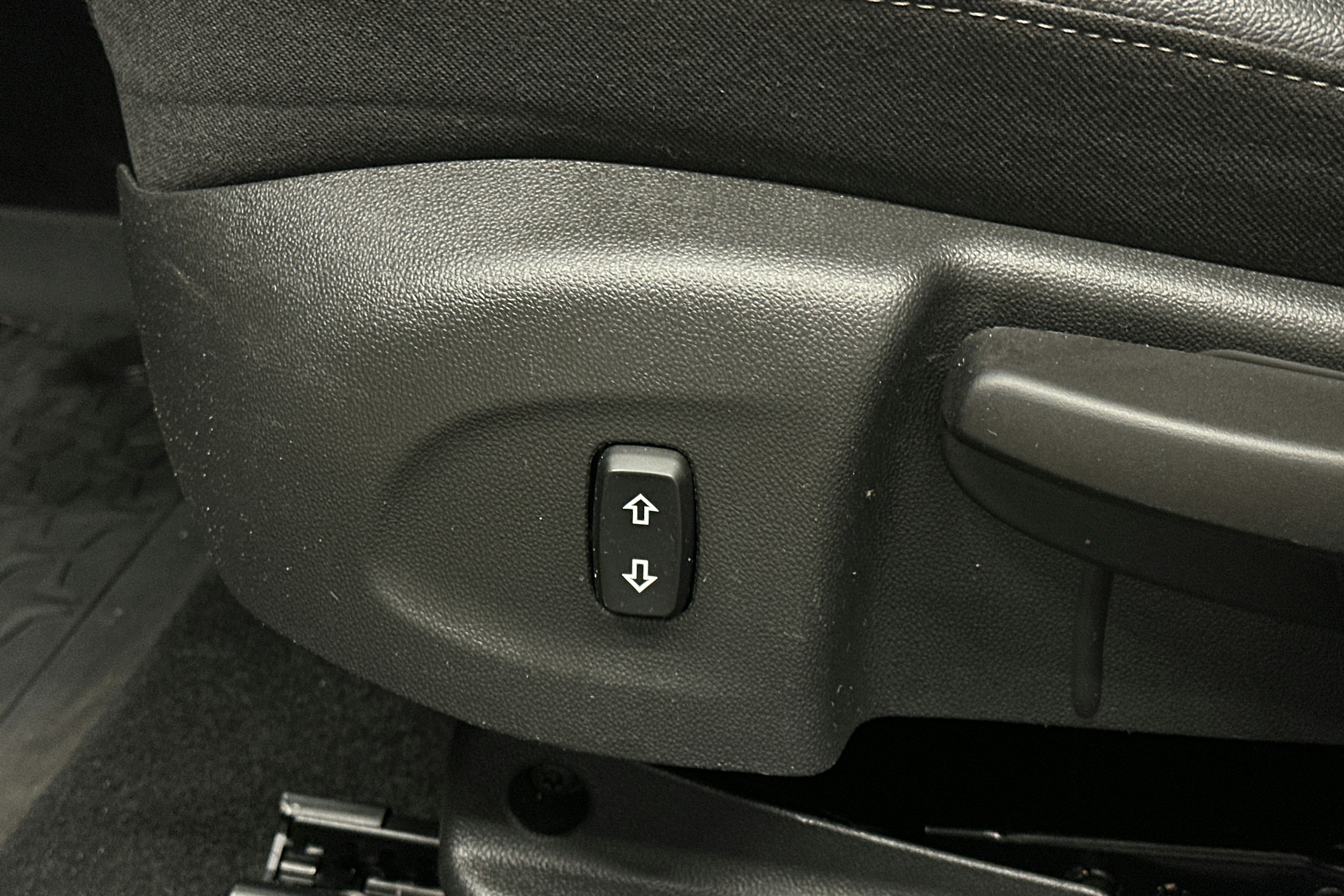 valkoinen Opel Insignia 2020 kuva 18.