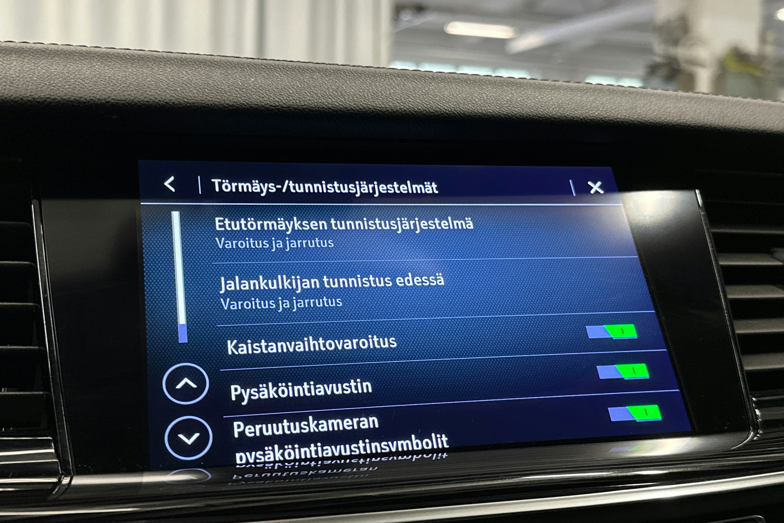 valkoinen Opel Insignia 2020 kuva 28.