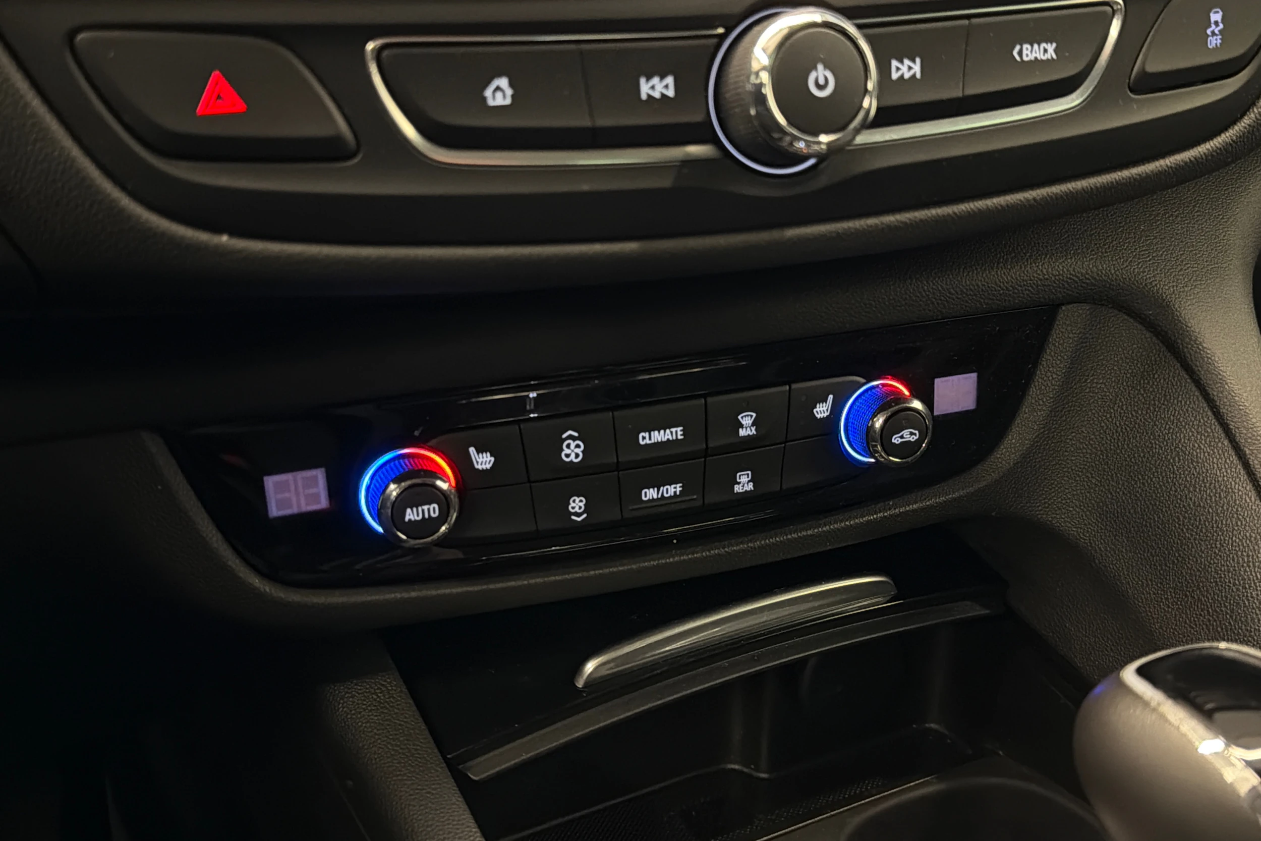 sininen Opel Insignia 2020 kuva 22.