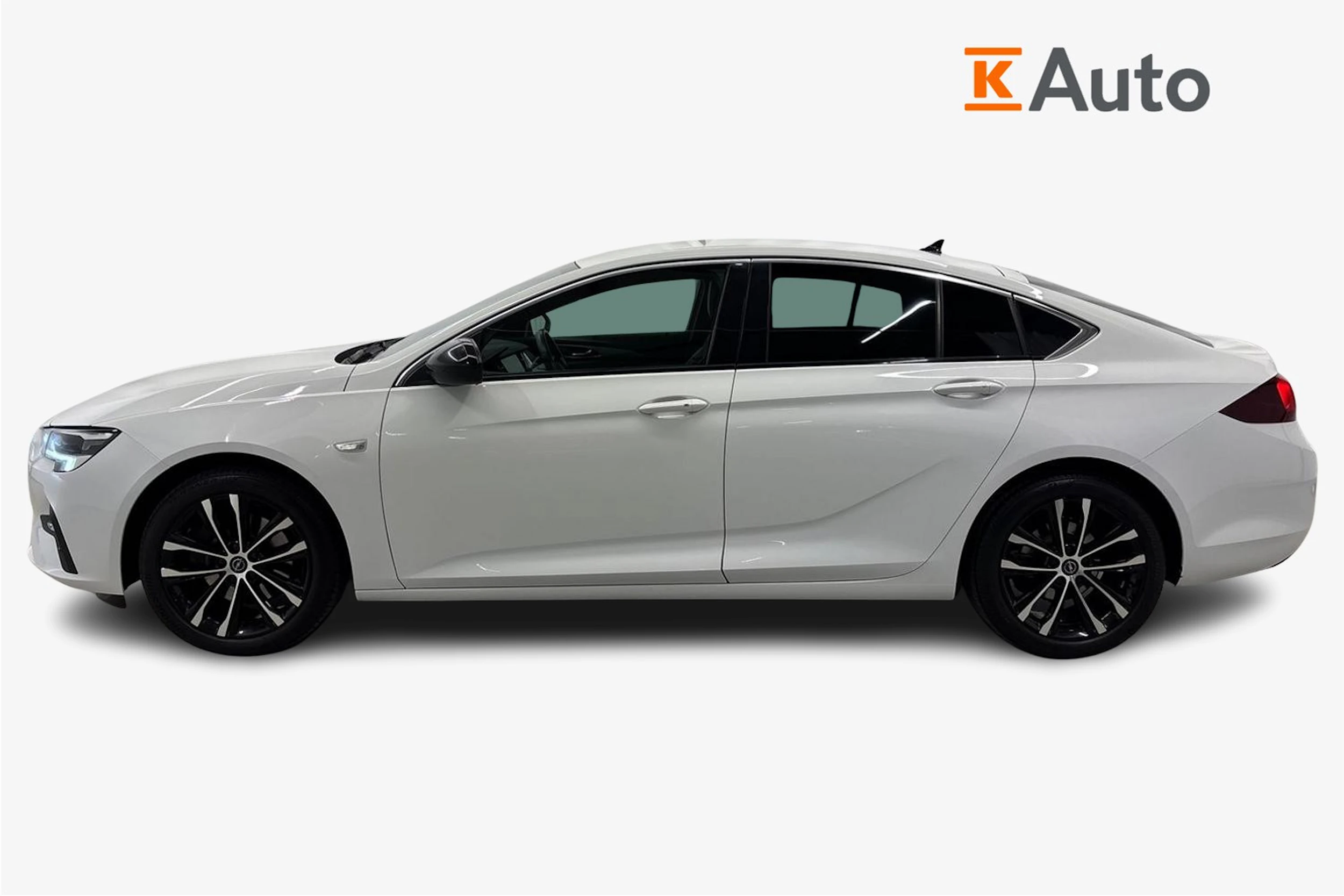 valkoinen Opel Insignia 2020 kuva 7.