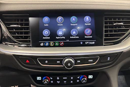 valkoinen Opel Insignia 2020 kuva 18.