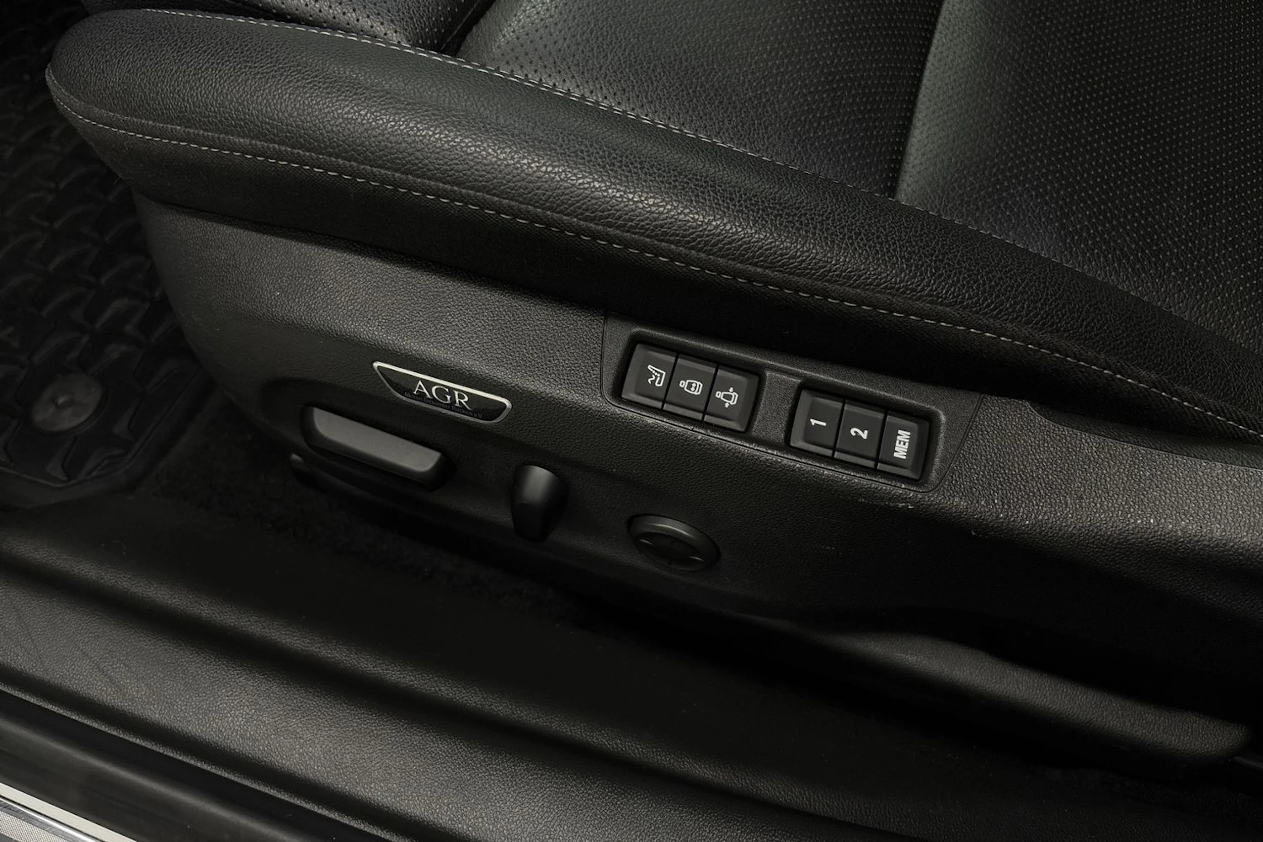 valkoinen Opel Insignia 2020 kuva 21.