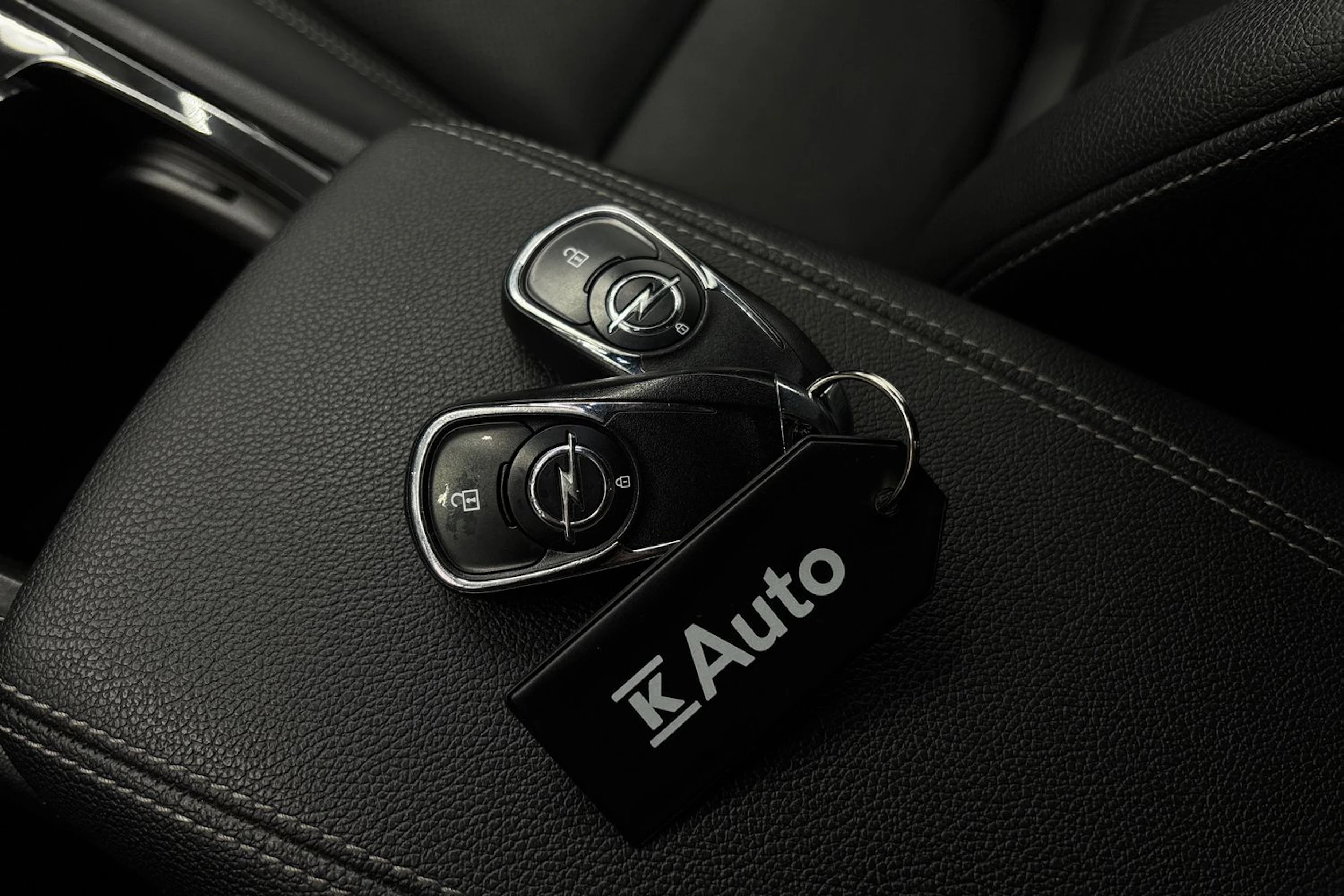 valkoinen Opel Insignia 2020 kuva 23.
