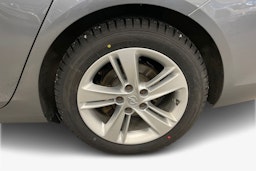 Harmaa Opel Insignia 2021 kuva 11.