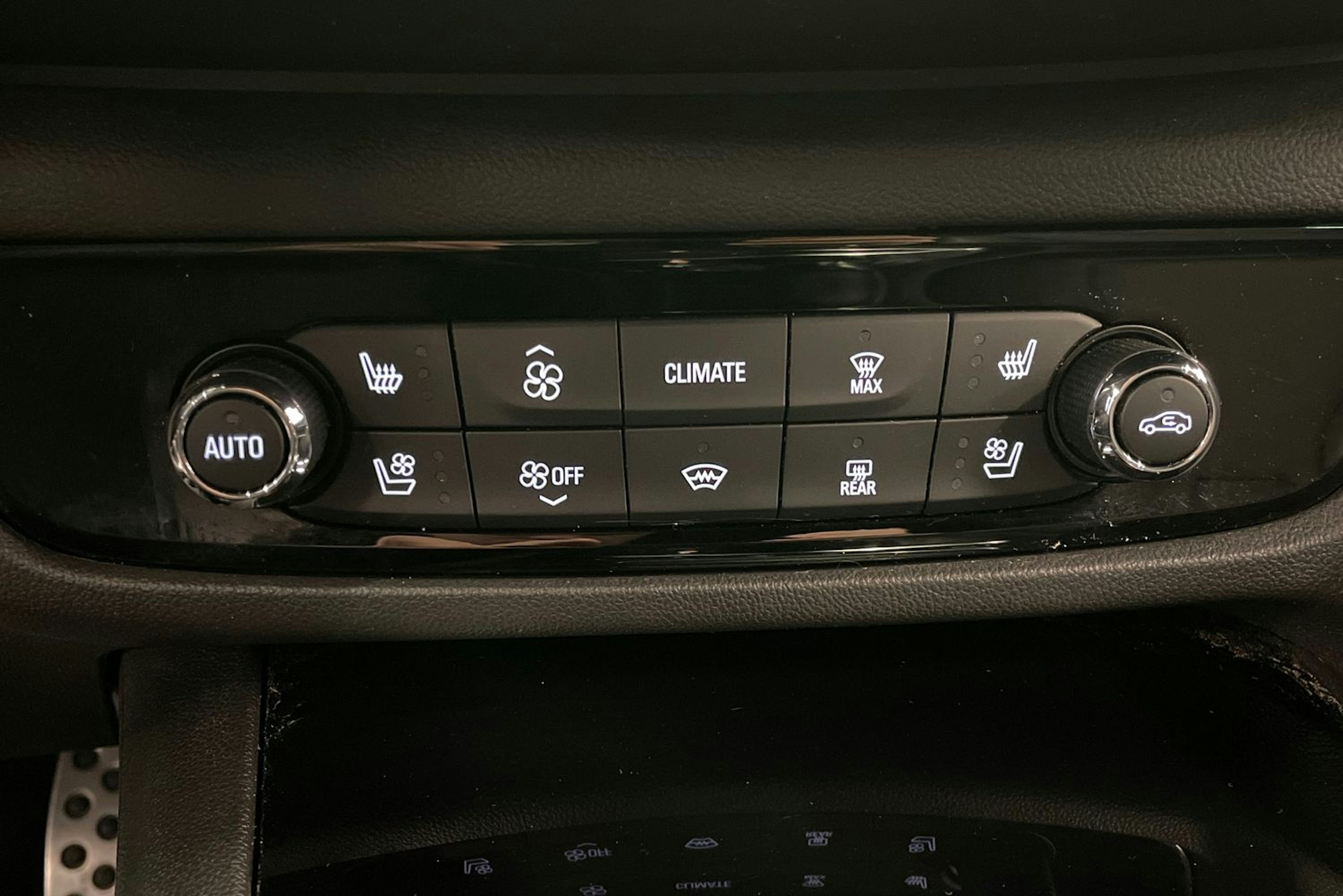 Harmaa Opel Insignia 2021 kuva 19.