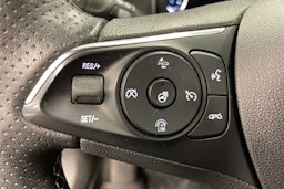 Harmaa Opel Insignia 2021 kuva 21.