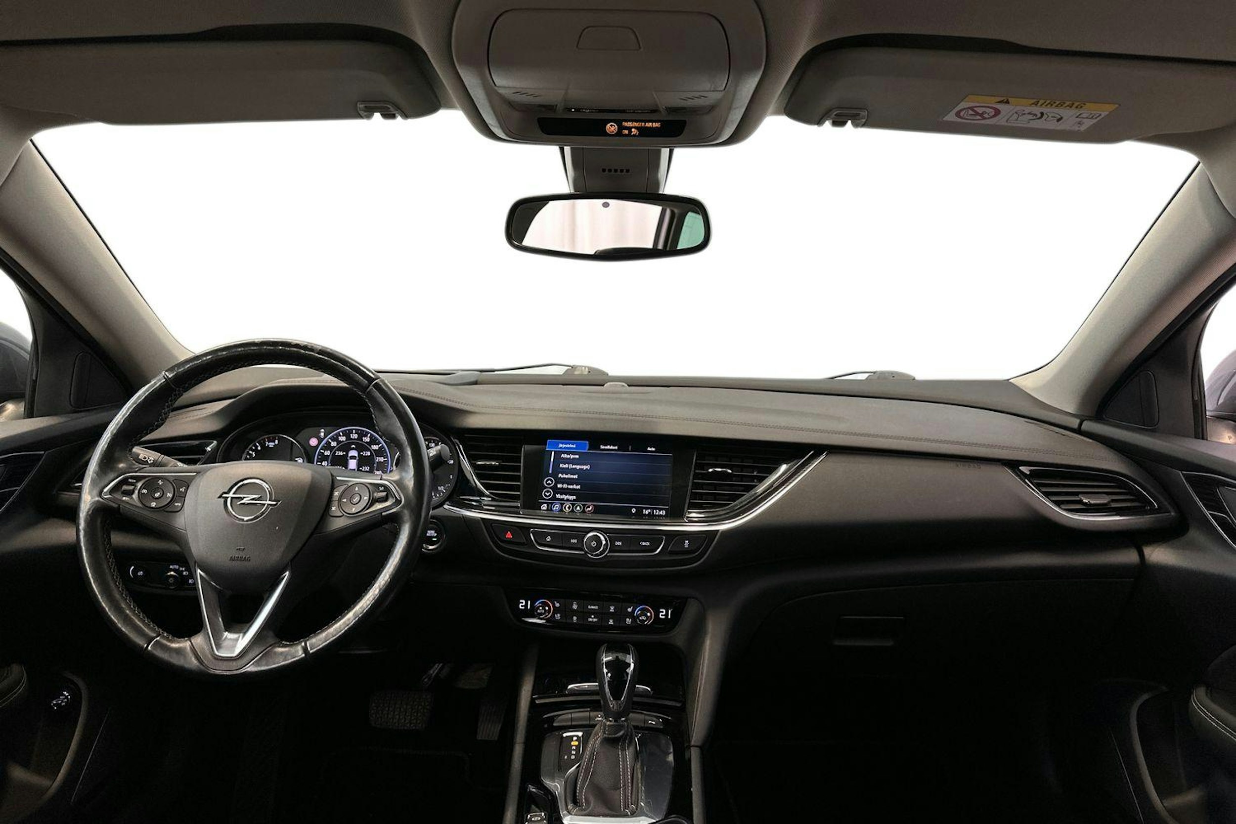 harmaa Opel Insignia 2020 kuva 9.